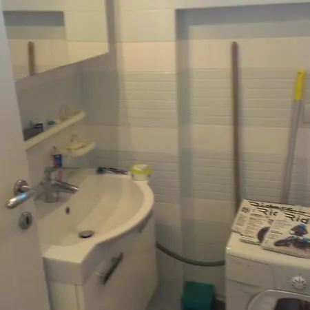 Marina Centro Indipendente 72 Mq Con Posto Auto E Ampio Cortile Recintato, Ideale Per I Vostri Cani